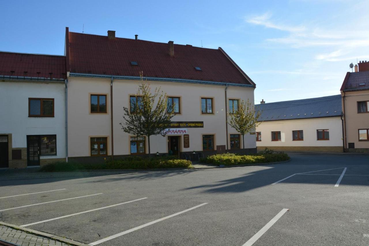 Slušovice Retro Vilaゲストハウス エクステリア 写真