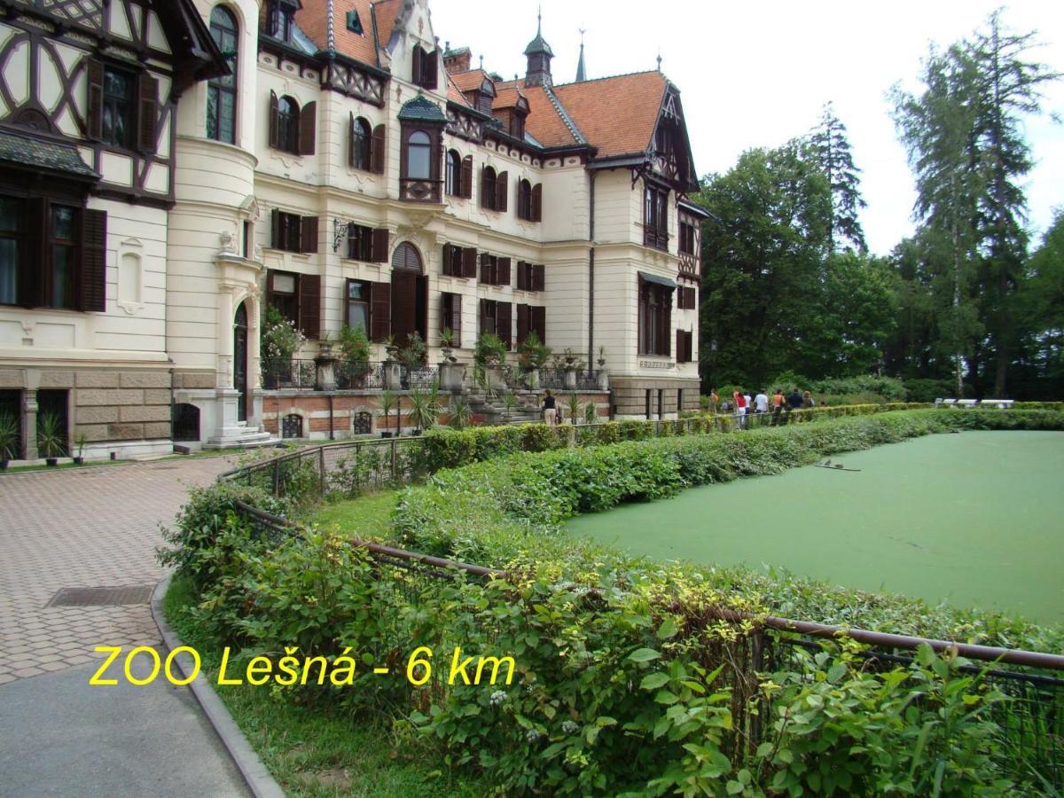 Slušovice Retro Vilaゲストハウス エクステリア 写真